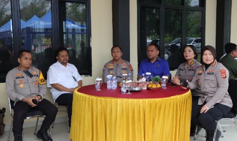 Polres Pesawaran Bersama Polda Lampung Gelar Gerakan Pangan Murah, Salurkan 2 Ton Beras untuk Warga