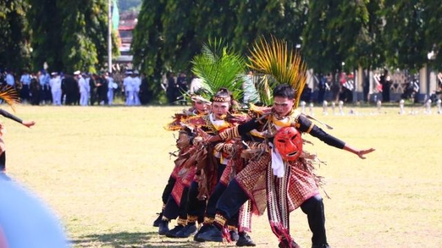 Tari Kolosal Tapis Berseri Persembahan Istimewa untuk HUT TNI ke-80 Tahun 2025