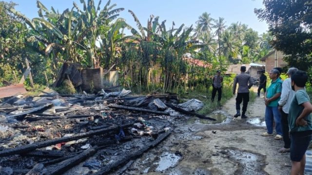 Polsek Semaka Identifikasi Kebakaran di Pekon Sukajaya