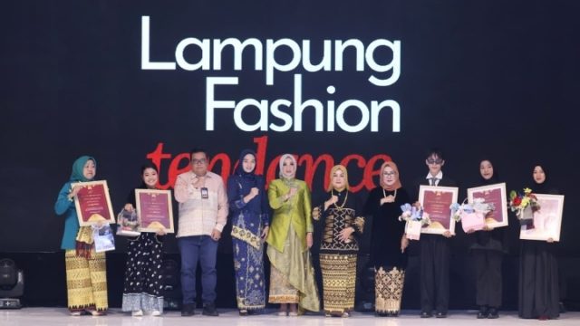 Ketua Dekranasda Provinsi Lampung Buka Lampung Fashion Tendance 2025, Tampilkan Desainer dari Sejumlah Negara