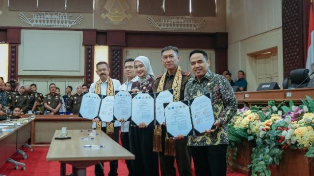 Pemprov Lampung bersama Kejaksaan Tinggi Lampung Tandatangani Nota Kesepahaman tentang Pidana Kerja