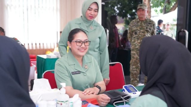 Setetes Darah, Sejuta Harapan”: Persit KCK Koorcabrem 043 Himpun 150 Kantong Darah di HUT ke-80