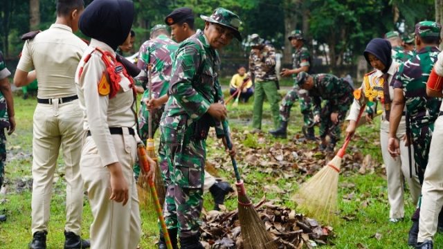 Korem 043/Gatam Gelorakan Semangat Zero Waste, Karya Bakti Bersihkan Terminal 16 Mulyojati