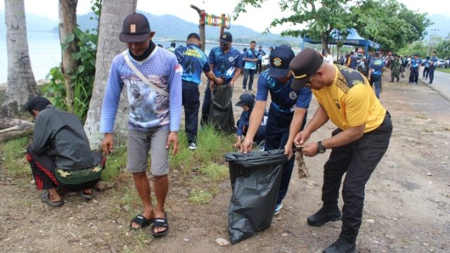 Prajurit Lanal Lampung Bersinergi dengan Masyarakat Wujudkan Indonesia ASRI