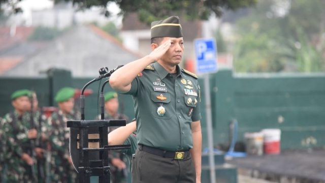 Kasrem 043/Gatam Pimpin Upacara Bulanan Sampaikan Amanat KASAD