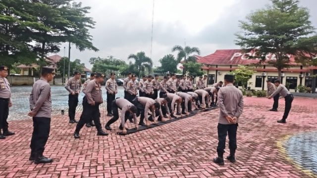 Asah Kemampuan Pengamanan, Personel Sat Samapta Polres Pesawaran Gelar Latihan Dalmas Intensif