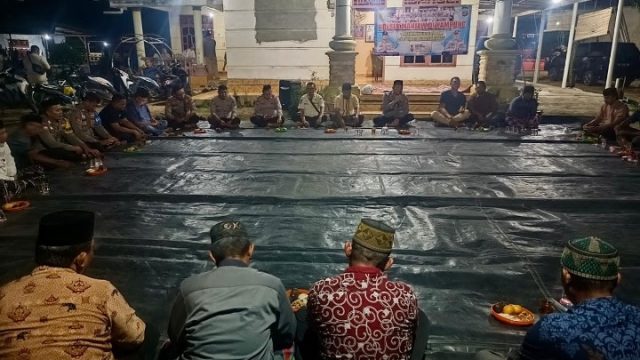 Usai Tarawih, Kapolsek Seputih Banyak Gelar PMK di Kampung Sri Basuki, Ajak Warga Jaga Kondusifitas Ramadhan