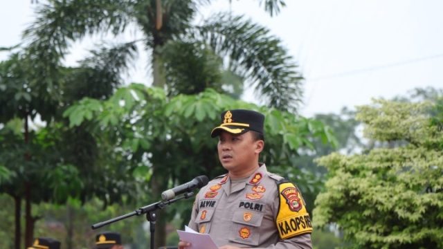 Kapolres Pesawaran Tekankan Disiplin dan Pengawasan Melekat, Ingatkan Personel Bijak Bermedia Sosial dan Waspada Penipuan Online Saat Apel Pagi
