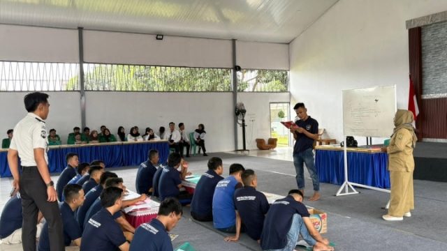 Kejar Ijazah Paket A, B, dan C, Puluhan Warga Binaan Lapas Narkotika Bandar Lampung Ikuti Program PKBM