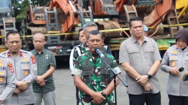 Kasdam XXI/Radin Inten Hadiri Press Release Terkait Penambangan Emas Ilegal Di Kabupaten Way Kanan