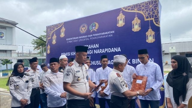 Momen Idul Fitri Penuh Haru, 5 Warga Binaan Rutan Bandar Lampung Raih Kebebasan Lewat Remisi RK II