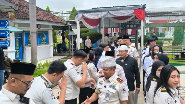 Penguatan Layanan Idul Fitri, Karutan Beri Pengarahan dan Gelar Halal Bihalal Bersama Jajaran Pemasyarakatan