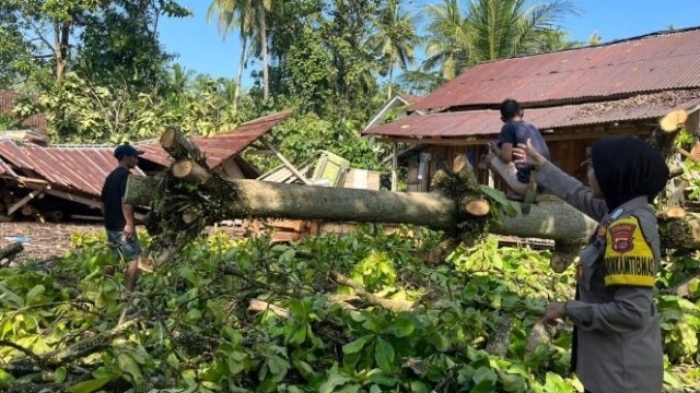 Polsek Wonosobo Identifikasi Puting Beliung di Pekon Banyu Urip