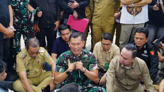 Temui Pendemo, Pangdam XXI/RI Sempat Hentikan Kalimatnya Saat Dialog