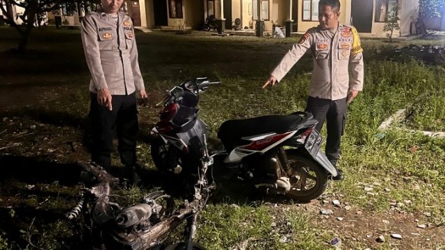 Polsek Padang Ratu Gerak Cepat Evakuasi Pelaku Curanmor dari Amuk Massa