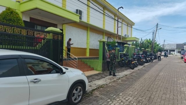 Ciptakan Rasa Aman Dan Nyaman Bagi Umat Kristiani Babinsa 410-04/TKT Laksanakan Pengamanan