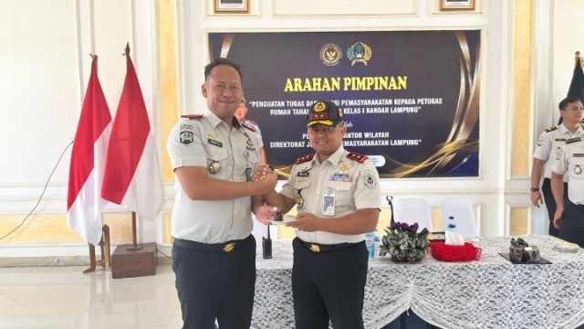Perkuat Integritas dan Profesionalisme, PLH. Kakanwil Ditjenpas Lampung Beri Arahan kepada Petugas Rutan Bandar Lampung
