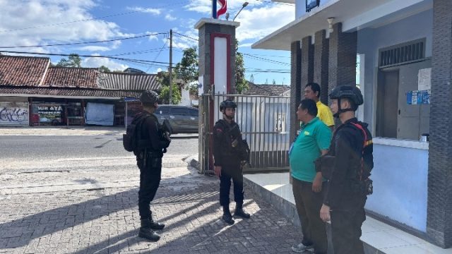 Detasemen Gegana Satbrimob Polda Lampung Tingkatkan Kondusivitas Wilayah Melalui Patroli Dialogis
