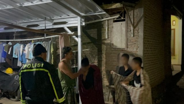 Tim Patroli Perintis Presisi Polres Tanggamus Temukan 3 Santri Kabur dan Antarkan ke Rumah Orang Tuanya