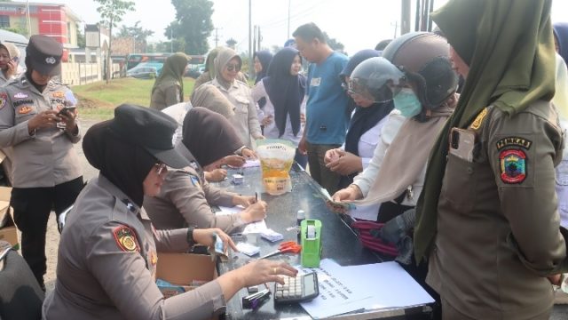 Diserbu Warga, Bazar Murah Hari Bhayangkara ke-80 Polres Lampung Selatan Catat Transaksi Rp40 Juta dalam Sehari
