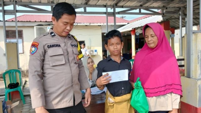 Buruh 62 Tahun Ini Bersyukur Anaknya Bisa Ikut Sunat Gratis Hari Bhayangkara ke-80