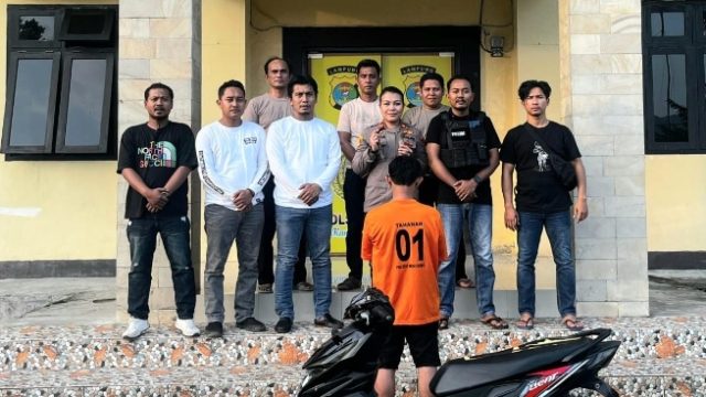 Polsek Wonosobo Dibantu Warga Tangkap Pria Bawa Badik Pengancam Warga