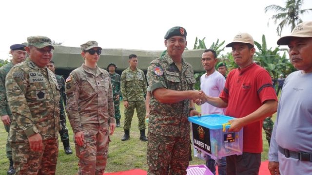 Perkuat Sinergi Penanggulangan Bencana, Asops Panglima TNI Tutup Latgama Malindo Darsasa 12 AB/2026 Di Lampung