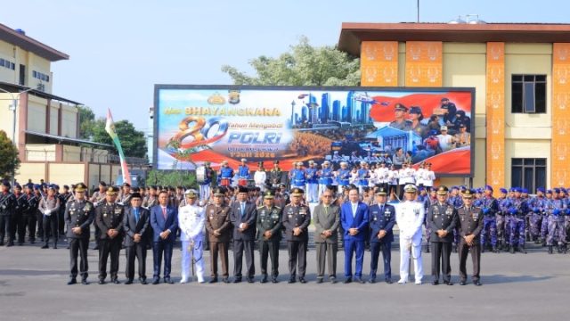 Wakapolda Lampung Pimpin Upacara Hari Bhayangkara ke-80, Tegaskan Semangat “Polri untuk Masyarakat”