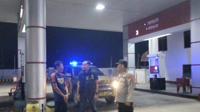 Kolaborasi Polsek Wonosobo dan Satreskrim Polres Tanggamus Tindaklanjuti Informasi Dugaan Pengecoran BBM Subsidi di SPBU Lakaran
