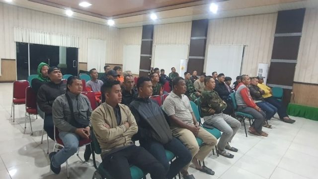 Nobar Bareng TNI-Warga, Korem 043/Gatam Buktikan Sepak Bola Pemersatu Bangsa