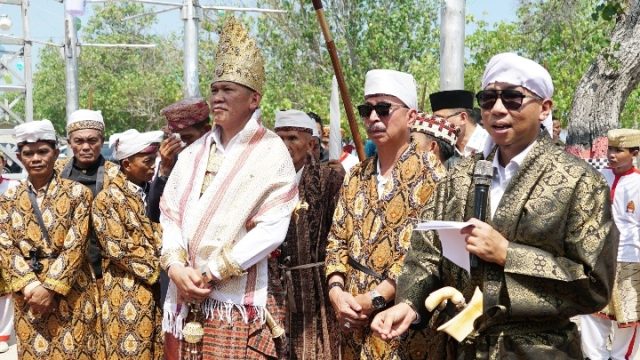 Turun Mandei Begawi Festival 2026, Pangdam XXI/RI Resmi Jadi Keluarga Adat Lampung