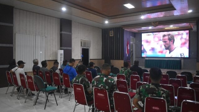 Korem 043/Gata Jadikan Nobar Piala Dunia 2026 Ajang Silaturahmi Dengan Masyarakat