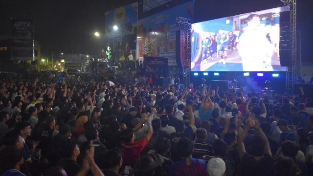 Tugu Adipura Bergemuruh, Danrem 043/Gatam Bersama Forkopimda Lampung dan Masyarakat Nobar Final Piala Dunia 2026