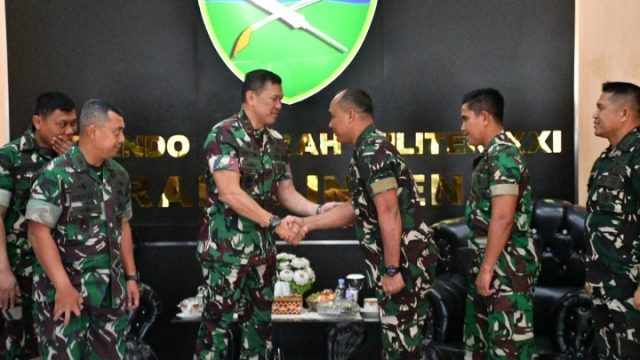 Danbrigif 4 Mar/BS Perkuat Kolaborasi Pertahanan Melalui Audiensi Dengan Pangdam XXI/RI