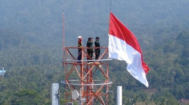 Pengibaran Merah Putih di Menara 74 Meter, Puslatpurmar 8 Teluk Ratai Kobarkan Semangat Kemerdekaan
