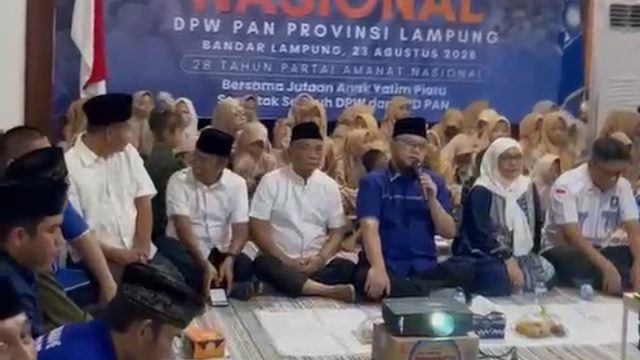 Puncak Tasyakuran PAN Ke-28 Lampung Bersama Live Dengan DPP Dan Pemotongan Nasi Tumpeng. 