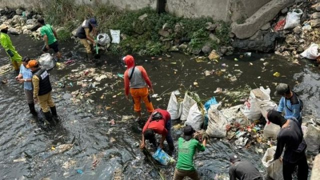 Wali Kota Eva Dwiana Dorong Gerakan Peduli Lingkungan, DLH Ingatkan Warga: Sungai Bukan Tempat Sampah