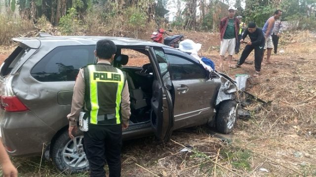 Toyota Avanza Masuk Rawa di Kotabumi, Polisi Temukan Tas Berisi Timbangan Digital dan Barang Diduga Narkotika