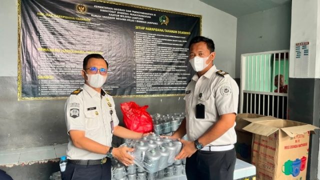 Rutan Bandar Lampung Bagikan APD kepada Warga Binaan, Antisipasi Dampak Abu Vulkanik Erupsi Gunung Anak Krakatau
