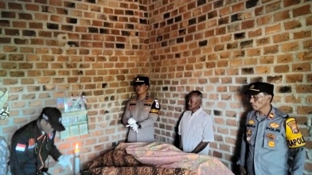 Evakuasi Korban Petani 80 Tahun Tewas Terbakar Saat Bakar Lahan, Imbau Warga Tak Buka Lahan Dengan Cara Dibakar