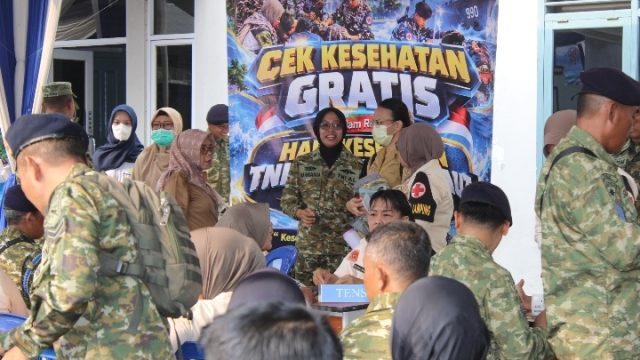 Bazar TNI dan Pemeriksaan Kesehatan Gratis Meriahkan HUT ke-81 TNI di Lanal Lampung