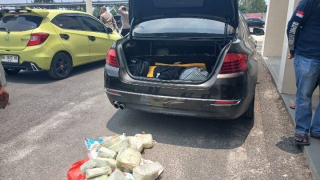 Mobil Mewah BMW Bermuatan Sabu Rp50 Miliar, Polisi Amankan 3 Orang di Bakauheni