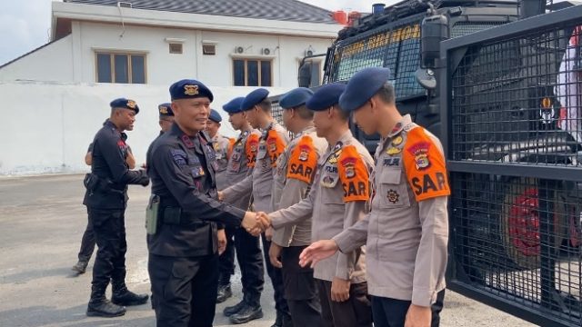Satuan Brimob Polda Lampung Berangkatkan Personel BKO Penanganan Karhutla di Sumatera Selatan
